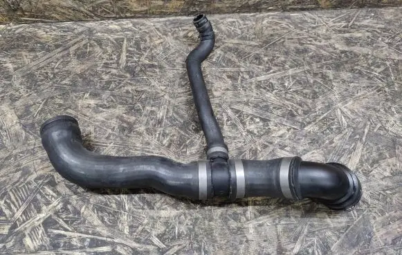 Mercedes-Benz SL AMG R230 Engine coolant pipe/hose A2305012682