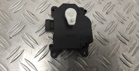 Toyota Auris 150 Air flap motor/actuator 1138002840