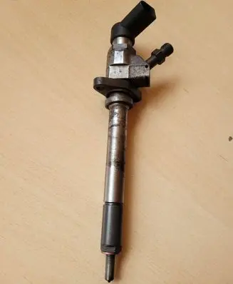Citroen C8 Fuel injector A2C59511602
