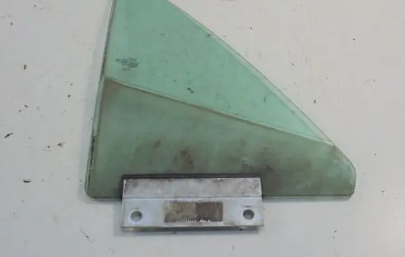 Audi TT Mk1 Front triangle window/glass 