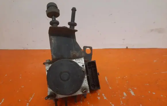 Volkswagen Polo IV 9N3 ABS Pump 0265800511