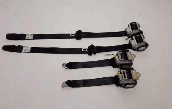 Skoda Superb B6 (3T) Seat belt trim 