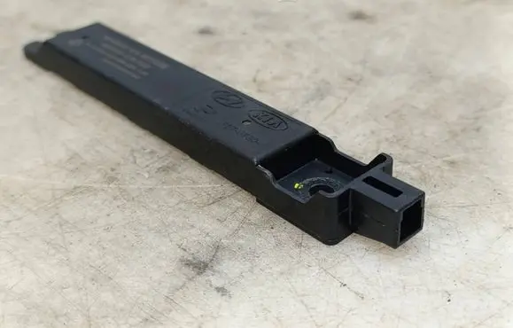 Hyundai Bayon Keyless system antenna 95460CN100 13464002