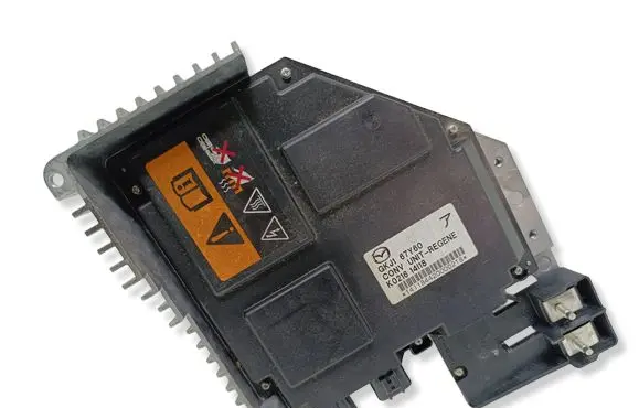 Mazda 6 Voltage converter/converter module GKJ167Y60