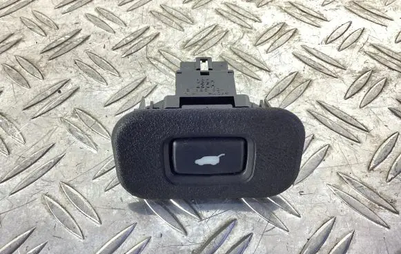 Tailgate opening switch