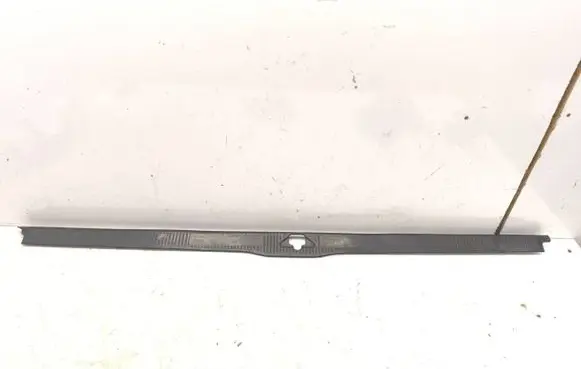 Trunk/boot sill cover protection