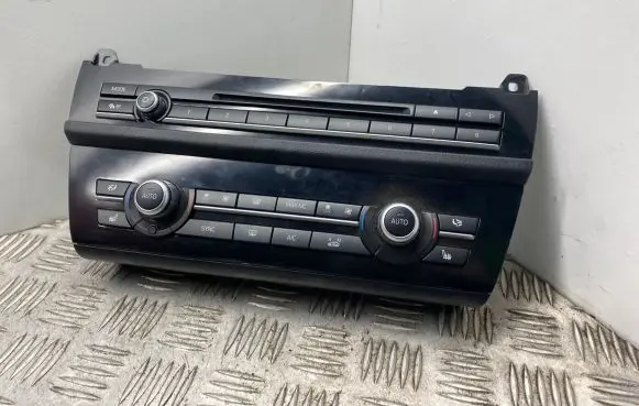 BMW 5 F10 F11 Climate control unit 9353596