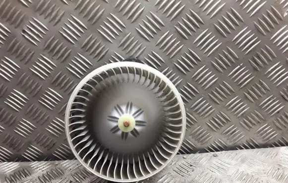 Toyota RAV 4 (XA40) Heater fan/blower 2727008105