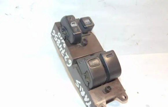 Toyota Yaris Electric window control switch 8482010100