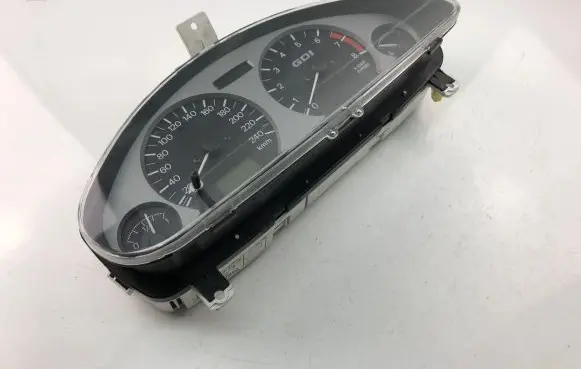 Mitsubishi Carisma Speedometer (instrument cluster) MR916028