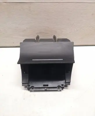 Skoda Octavia Mk2 (1Z) Car ashtray 1Z1857962B 1Z1863077A