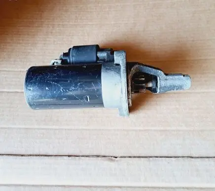 Volkswagen PASSAT B5 Starter motor