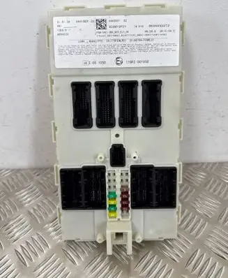 BMW 1 F20 F21 Other control units/modules 6843901 116RI001052