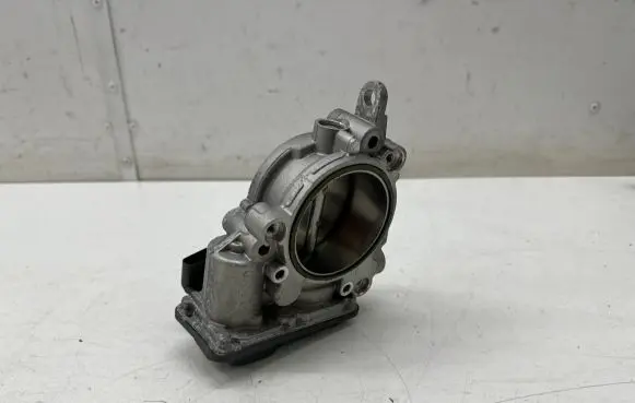 BMW 5 G30 G31 Throttle valve 8623324
