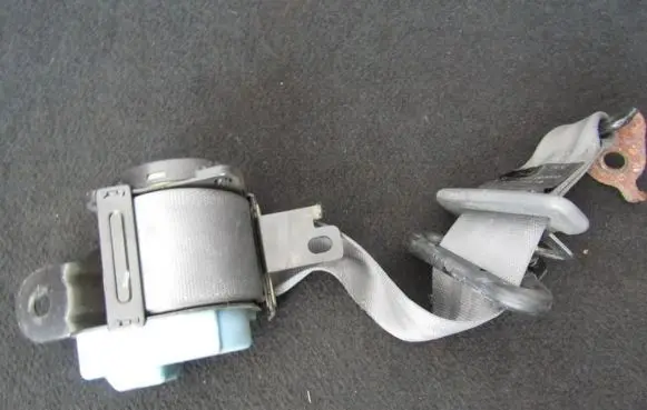 Honda Accord Rear seatbelt g0548c2493 b4105