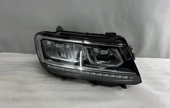 Volkswagen Tiguan Headlight/headlamp 5NB941774E