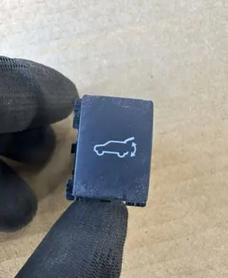 Tailgate opening switch