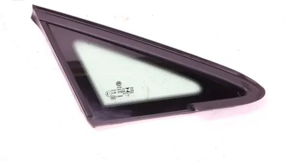 Volkswagen Golf VIII Rear side window 5H0845412H