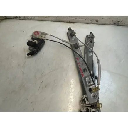 Renault Megane II Front door window regulator with motor 213132
