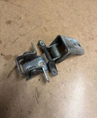 Opel Meriva B Front door lower hinge 