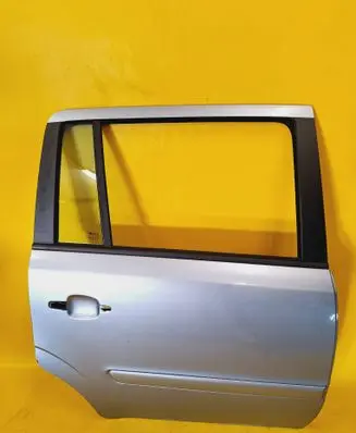 Opel Zafira B Rear door