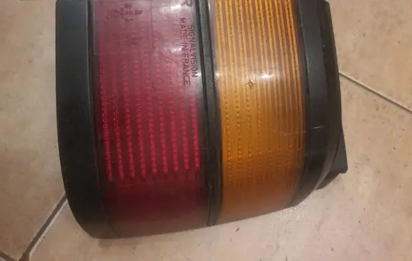 Volkswagen PASSAT B3 Rear/tail lights 333945112