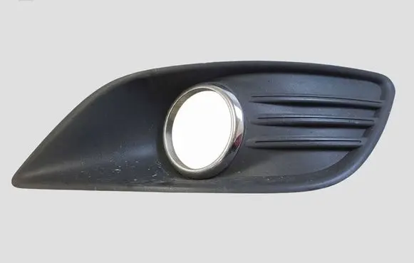 Ford Focus Front fog light trim/grill 8M51R19952A