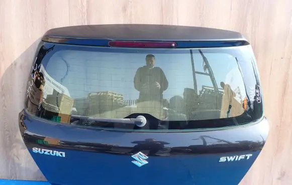 Suzuki Swift I Tailgate/trunk/boot lid 