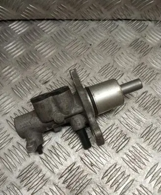 Volkswagen PASSAT B5.5 Master brake cylinder