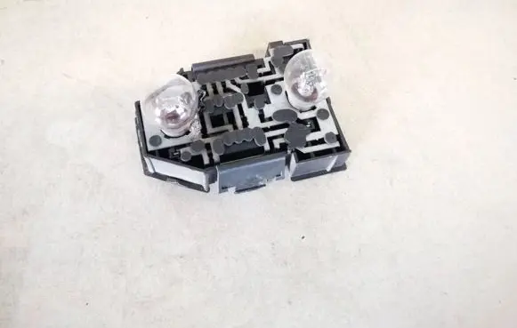 Volkswagen PASSAT B3 Tail light bulb cover holder 333945257