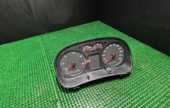 Volkswagen Golf IV Speedometer (instrument cluster) 1J0920801E