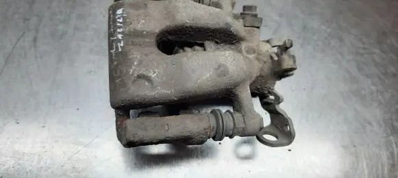 Opel Zafira B Rear brake caliper