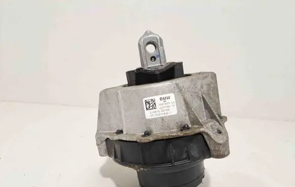 Engine mount bracket