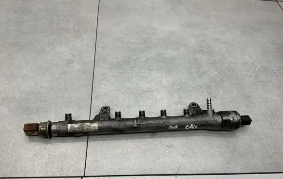 Audi A1 Fuel main line pipe 03L130764B 03L130089R