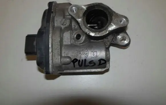 Nissan Pulsar EGR valve 147104647R