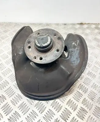 Front wheel hub