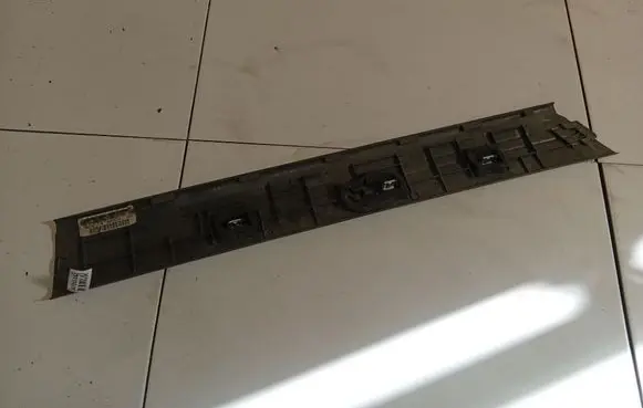Chrysler Voyager Front sill trim cover 04754903A