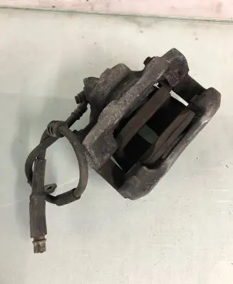 Opel Mokka B Front brake caliper 9824176680