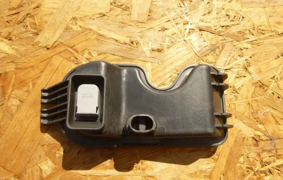 Fiat Punto (188) Headlight/headlamp dust cover 205958C2