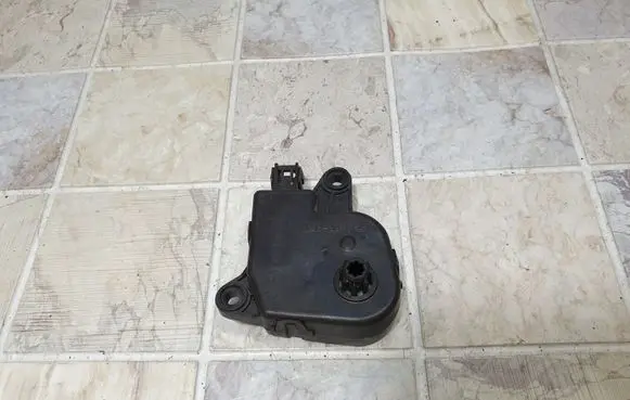 Chrysler Pacifica Air flap motor/actuator 04885465AAC 58024E 3163B