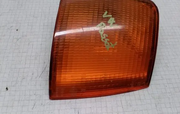 Volkswagen PASSAT B3 Front indicator light 357953050 42756R6
