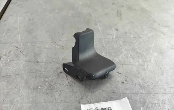 Volvo XC60 Front door seat control surround trim 39832076