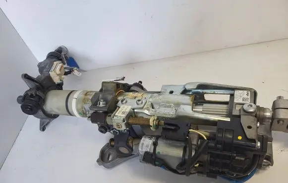 BMW 5 E60 E61 Steering wheel axle 6765863