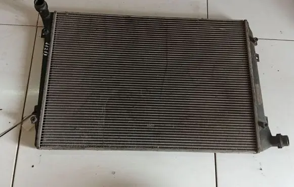 Volkswagen PASSAT B6 Coolant radiator 
