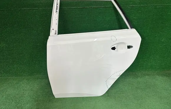 Toyota Auris E180 Rear door AURISIIDRZWLEWYTYL