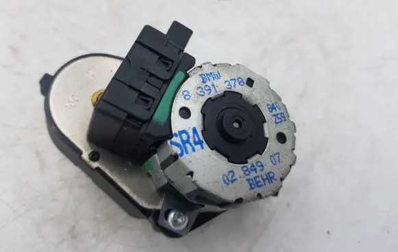 BMW 7 E38 Air flap motor/actuator 8391378