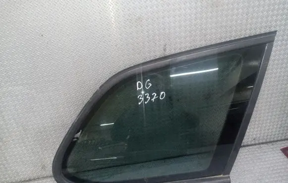 Volkswagen Golf V Rear side window