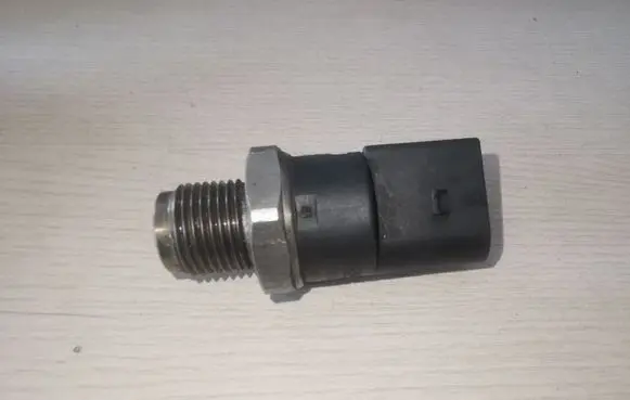 Fuel pressure sensor