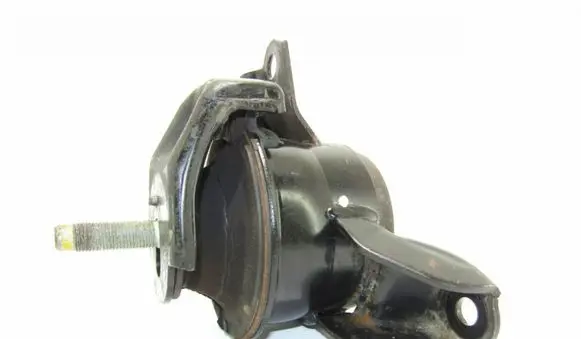 Hyundai Tucson JM Engine mount bracket