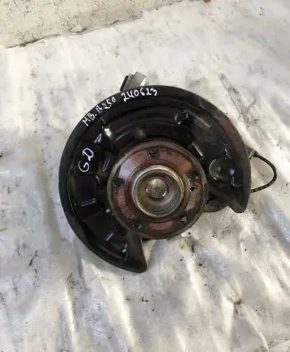 Mercedes-Benz B W246 W242 Rear wheel hub A2464230120